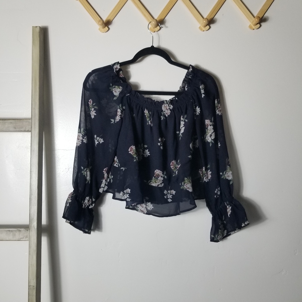 GUESS WOMEN'S BLUE WITH FLOWERS CROP TOP SIZE MEDIUM